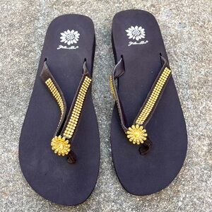 Yellow Box Women's Brown Flip Flop Sandals with Gold Beading Size 11 like new